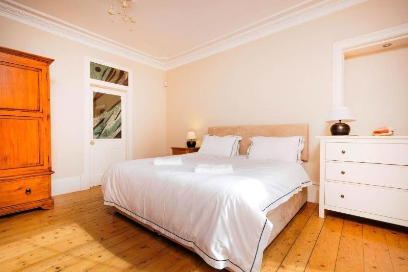 Spacious New Town Garden Flat Appartement *